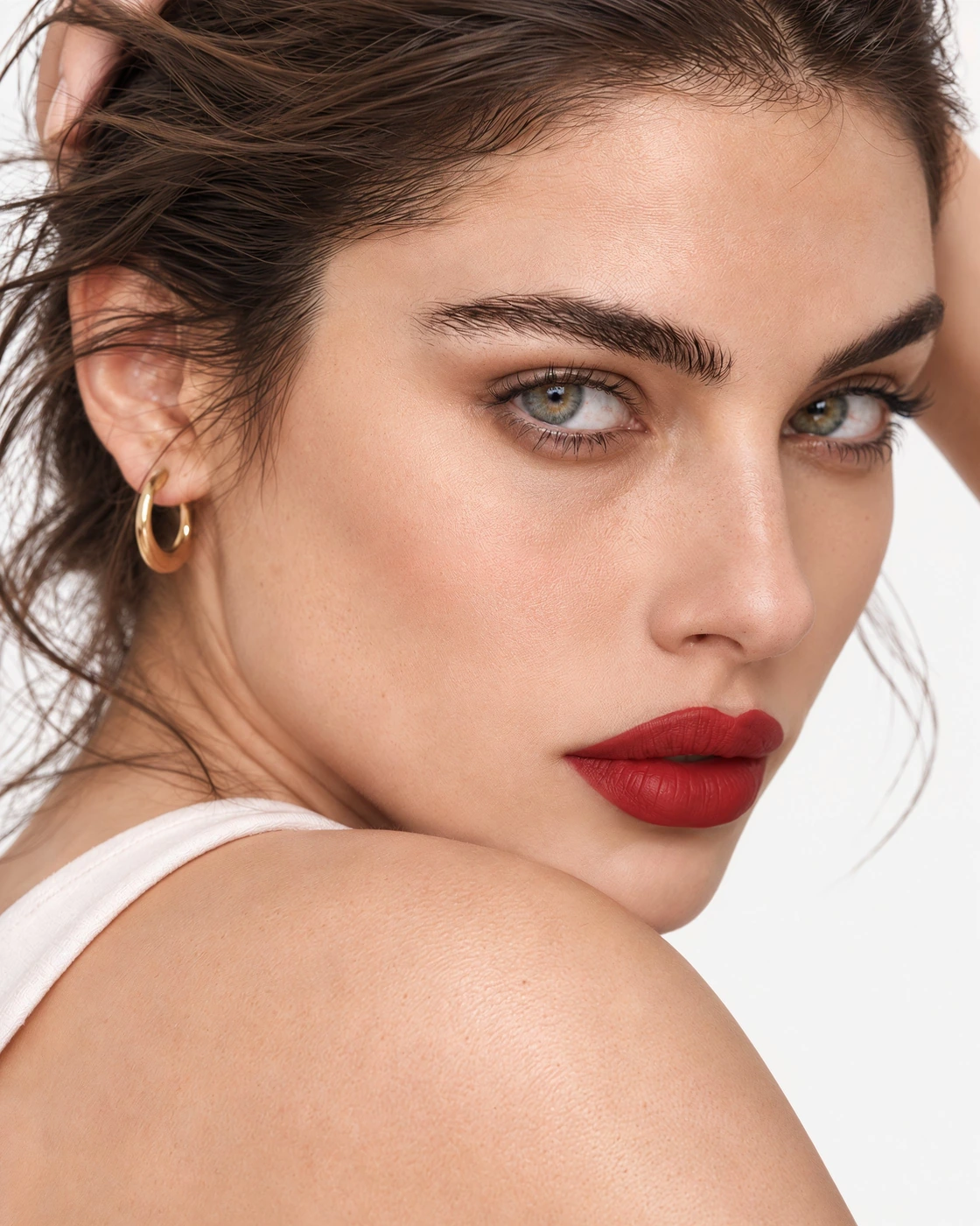 Editorial portrait illustrating the Studio Vona aesthetic